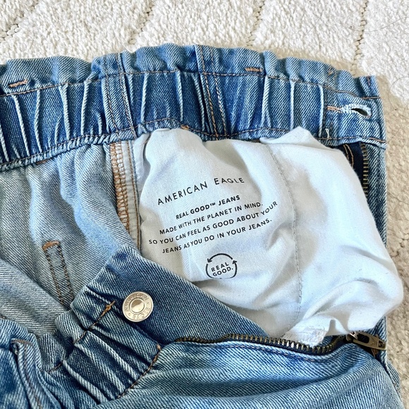 American Eagle Baggy Mom Jeans Hi-Rise Blue Paper bag Elastic Waist Size 4 / 27 - Picture 6 of 12